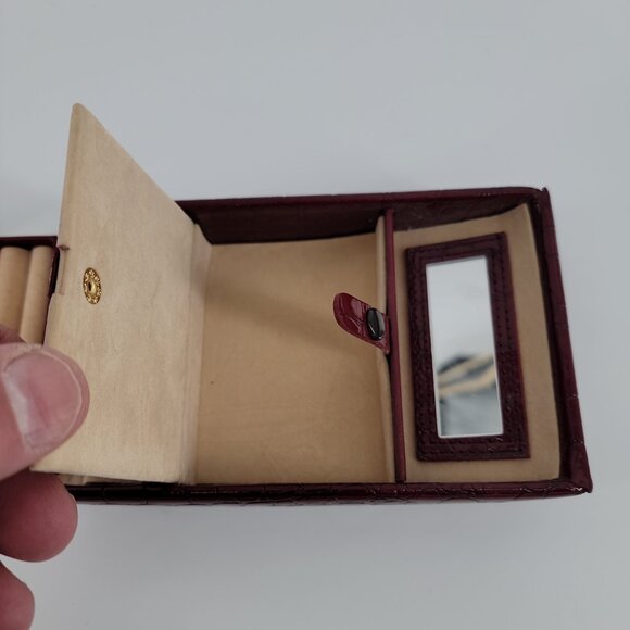 Vintage Wolf Designs Travel Jewelry Case (1997) – Burgundy Croc Embossed - Picture 9 of 9